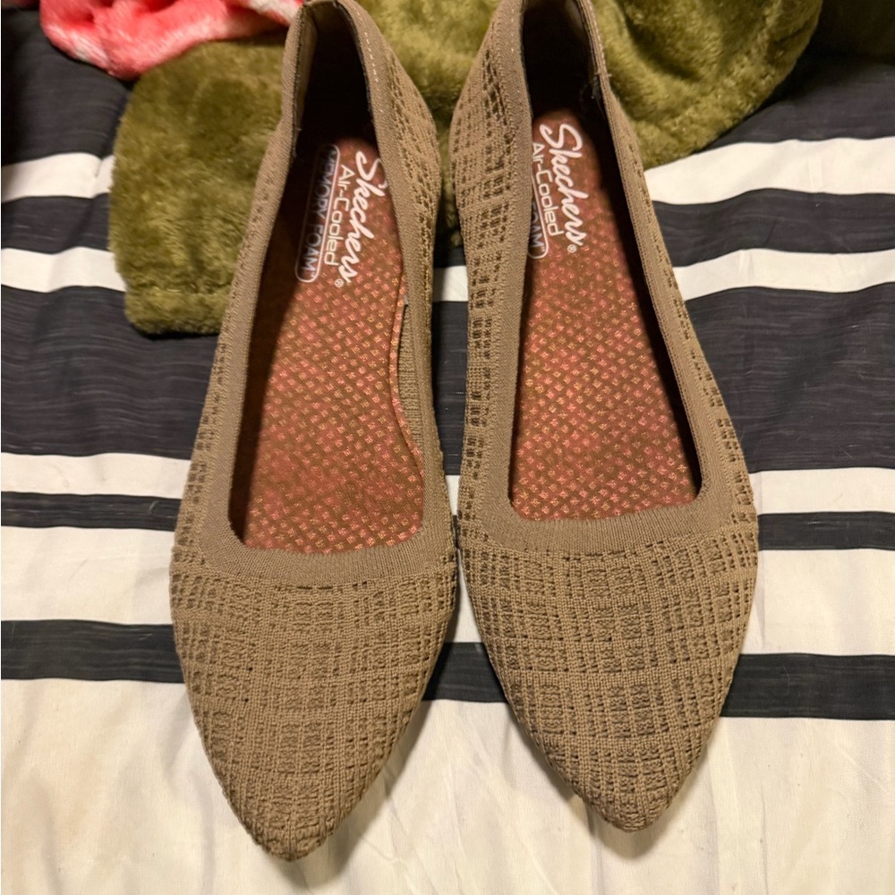 Skechers Women's Brown Textured Flats